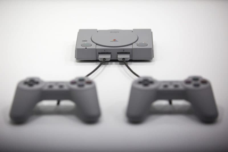 Venticinque anni dopo è ancora PlayStation, icona di una generazione