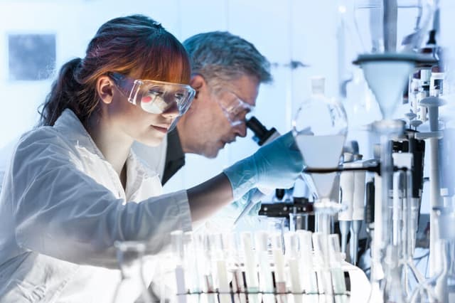 La fiducia delle persone nella scienza non è mai stata così elevata
