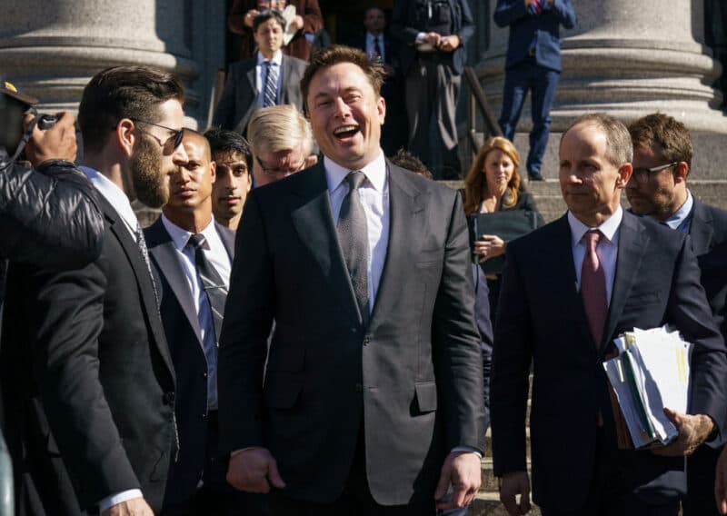 La nuova trovata di Elon Musk: comprare piattaforme petrolifere per lanciare missili