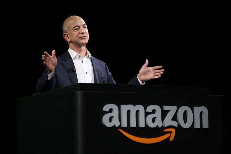 Assistenza medica, servizi finanziari e ora anche le auto: come Amazon è diventato un super e-commerce
