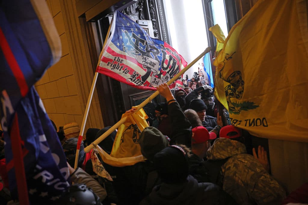 Chi è l'ereditiera americana dietro Parler, il social ultra-conservatore bandito dal web