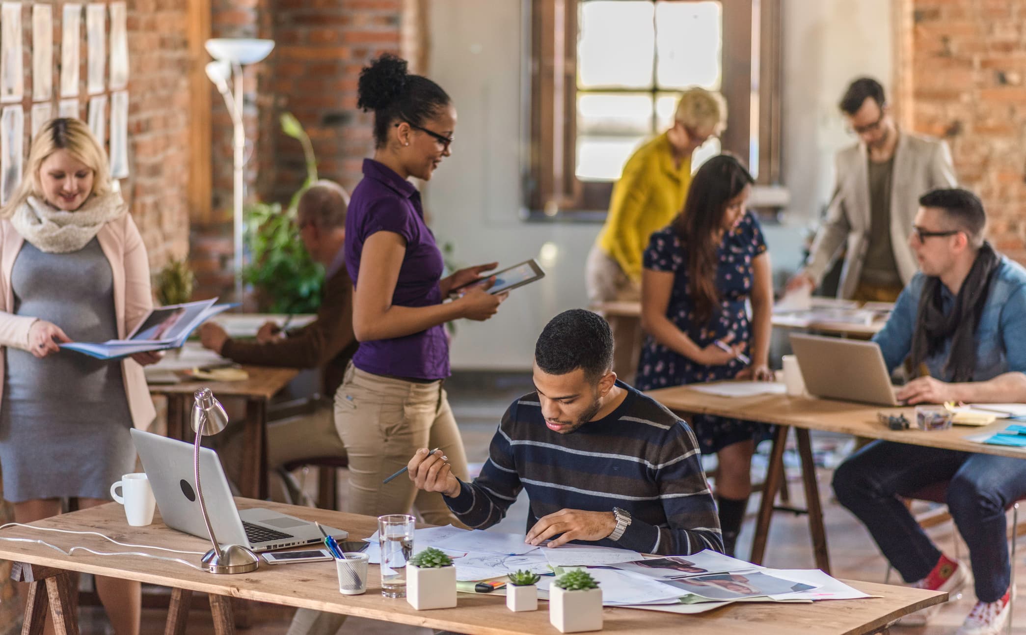 Lavorare in coworking fa bene ai dipendenti. Ma alle aziende?