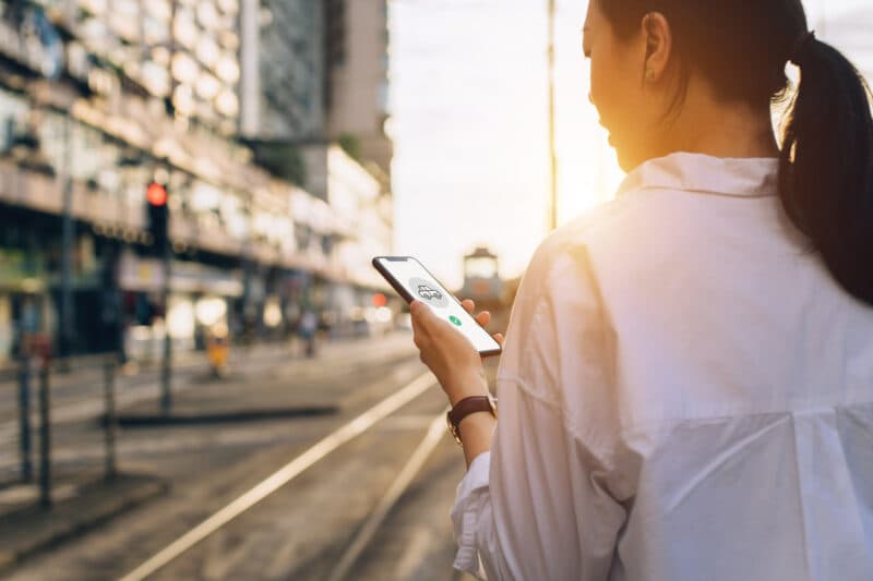 La Cina raggiunge un nuovo record: conta quasi 1 miliardo di utenti Internet