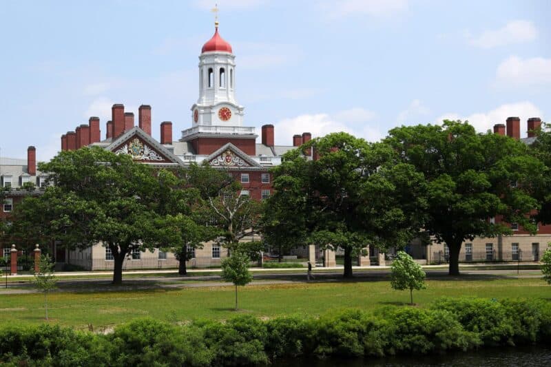 Università da miliardari: ecco i dieci college che hanno formato il maggior numero di Billionaires nel mondo