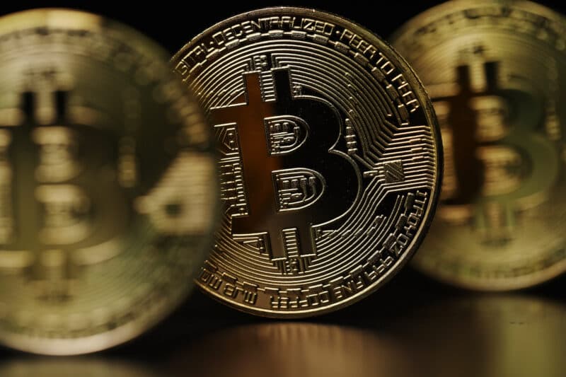 Da Bitcoin a Ether, crolla il mercato delle criptovalute: in soli 3 giorni persi 510 miliardi di dollari