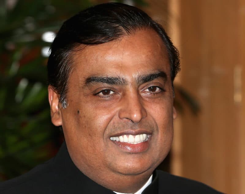 Ambani è ancora il più ricco d'India. Il patrimonio totale dei 100 miliardari in classifica supera i 1.000 miliardi di dollari
