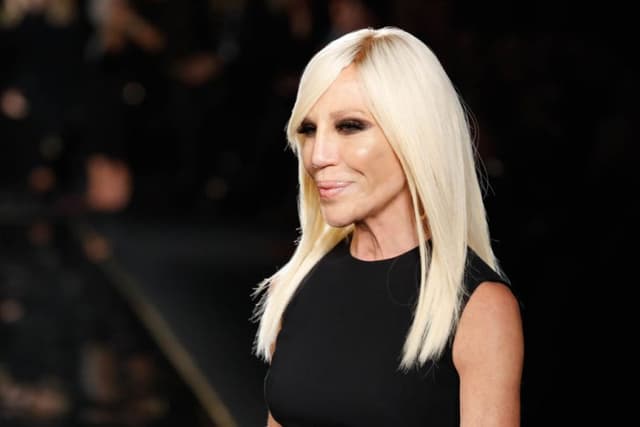 Prada starebbe valutando l'acquisto di Versace