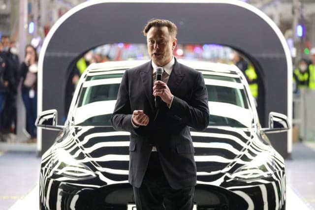 Tesla crolla del 6%: investitori preoccupati per la trimestrale