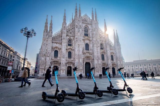 Un'assicurazione digitale gestibile con lo smartphone: la nuova polizza che vuole rivoluzionare la micro-mobilità