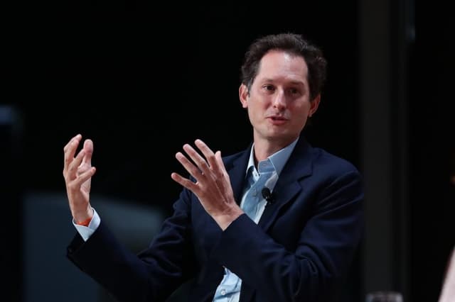 Fusione Stellantis-Renault? John Elkann frena: “Non ci sono trattative”