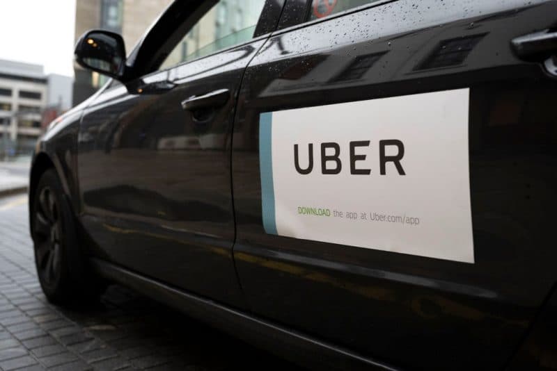 Il pugno duro di Uber: entro il 2030 fuori dalla piattaforma tutte le auto non elettriche