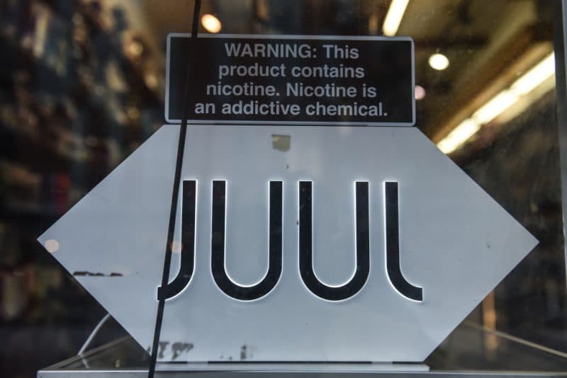 Pubblicizzava le sigarette elettroniche tra i minori: Juul dovrà pagare 438 milioni di dollari