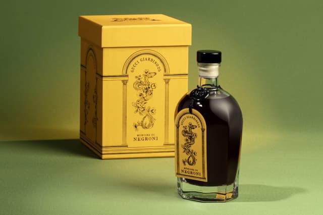Bottiglie premium e cocktail eleganti: 14 idee per un San Valentino intorno al bicchiere