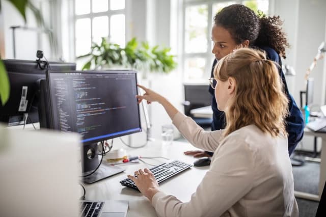La classifica delle 20 migliori aziende per cui lavorare secondo le donne