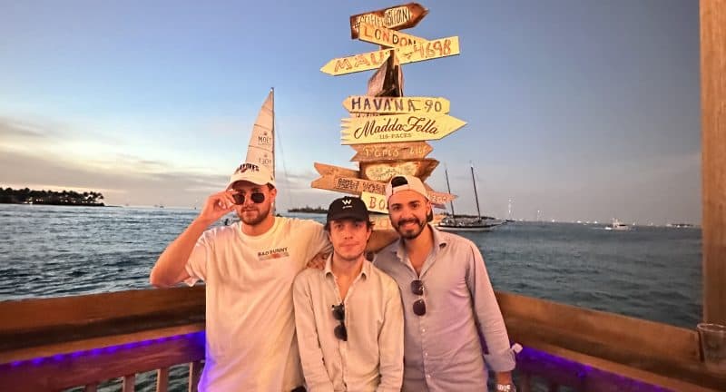 Tre ragazzi bolognesi hanno creato un sito di prenotazioni alberghiere last minute che permette di risparmiare sulle vacanze