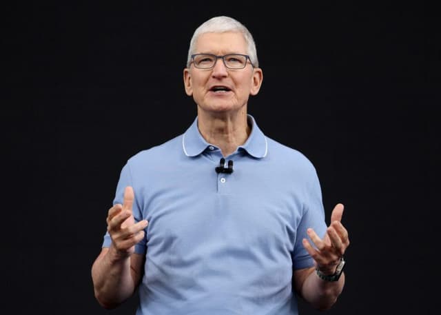 Apple in calo. Tim Cook prevede un impatto negativo di 900 milioni di dollari a causa dei dazi