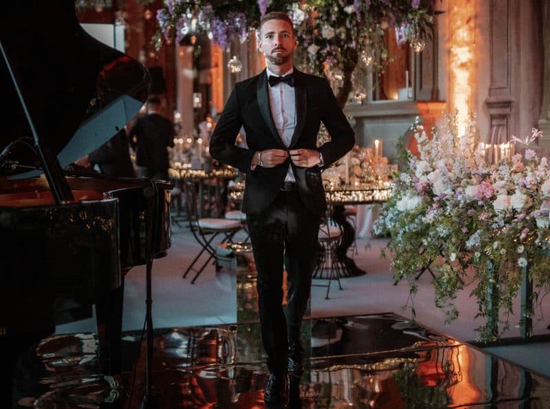 Dal piano bar al business milionario delle nozze: Alessandro De Angelis racconta gli esordi e il futuro delle sue performance
