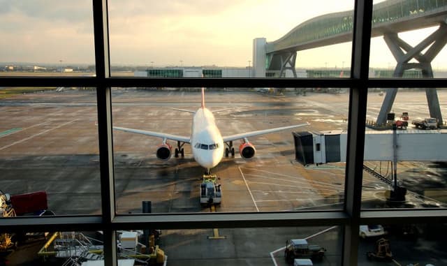 Il Gatwick di Londra è l'aeroporto più stressante al mondo, Fiumicino è settimo. La classifica di VisaGuide