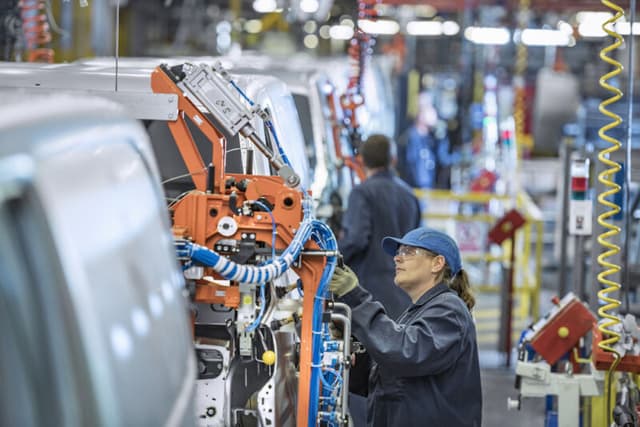 Cresce l'industria manifatturiera in Italia: fatturato verso i 1.160 miliardi entro fine 2024