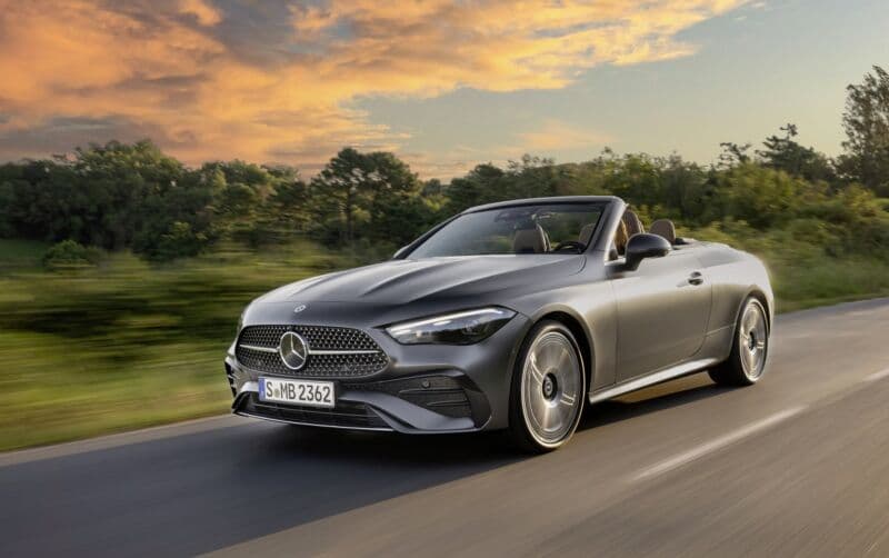 Eleganza avvolgente 'en plein air' con la nuova Mercedes Cle Cabrio