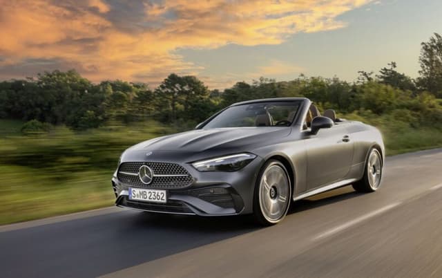 Eleganza avvolgente 'en plein air' con la nuova Mercedes Cle Cabrio