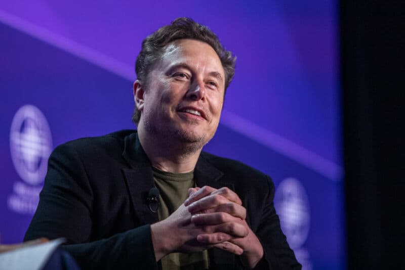 Elon Musk resterà ceo di Tesla per i prossimi 5 anni