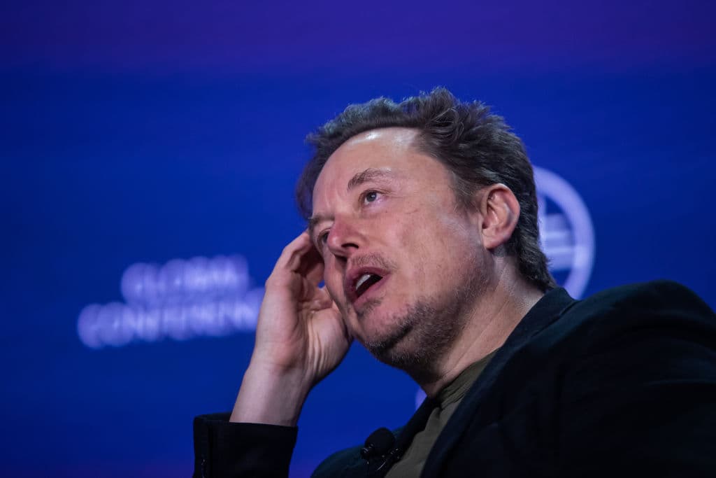 Un giudice brasiliano minaccia di bloccare X e congela i conti di Starlink. Musk: “Un dittatore”
