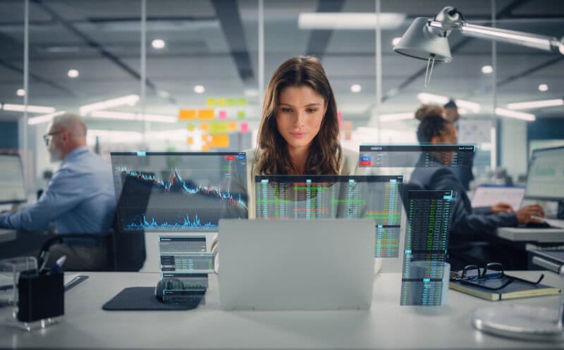 Intelligenza artificiale generativa: il 70% di GenZ e Millenial ha già imparato a usarla