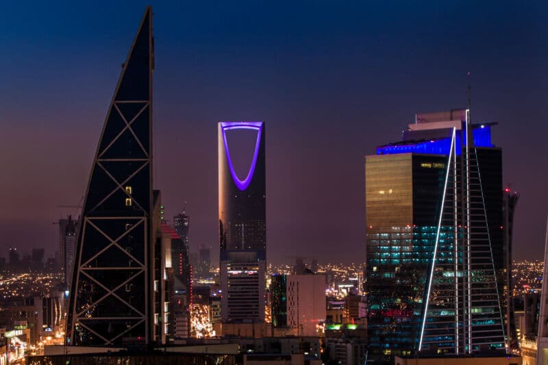 Il Fondo sovrano saudita sta investendo su alcune delle più grandi aziende di intelligenza artificiale del mondo