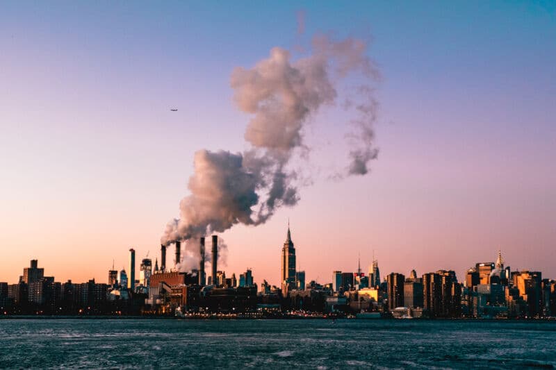 New York farà pagare 75 miliardi di dollari ai produttori di combustibili fossili per i danni da cambiamento climatico