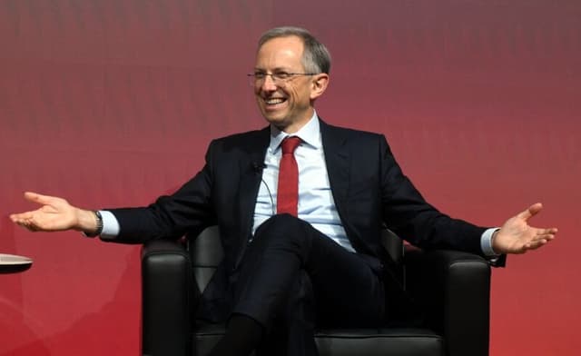 Ferrari corre in Borsa in scia ai conti del 2024. Vigna: "Potremmo anticipare di un anno i target di profittabilità"
