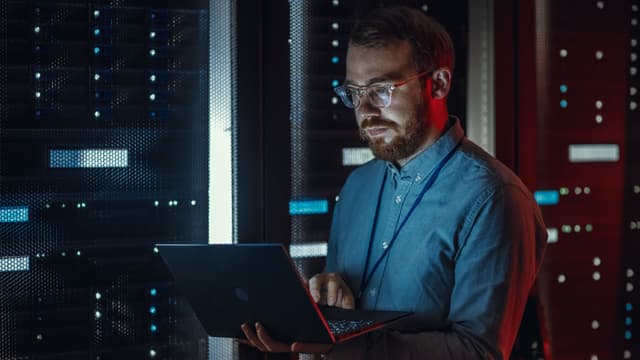 Dal consulente per la sostenibilità al data specialist: i 15 lavori che crescono di più in Italia secondo LinkedIn