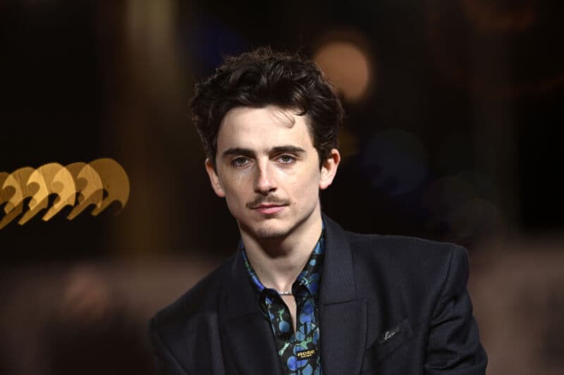 Dal successo di Dune al ruolo di Bob Dylan: Timothée Chalamet si racconta a Forbes