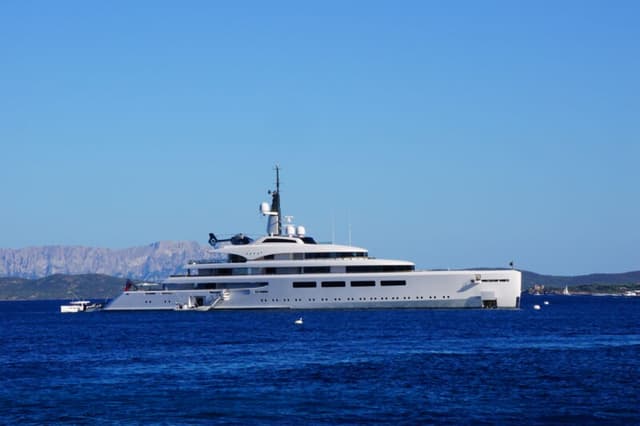 Lusso in Sardegna: la Gallura meta prediletta di yacht e superyacht