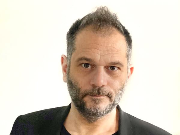 Dalla pelle al pixel: sincretismi ed evoluzione tra moda e tecnologia