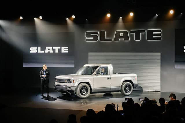 Bezos sfida Musk: la startup Slate Auto lancia il pickup anti-Tesla