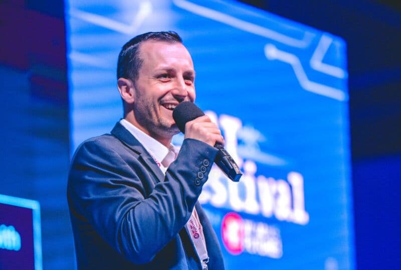 Né euforia, né terrore: come vivere la rivoluzione dell'IA secondo Walter Riviera di Intel