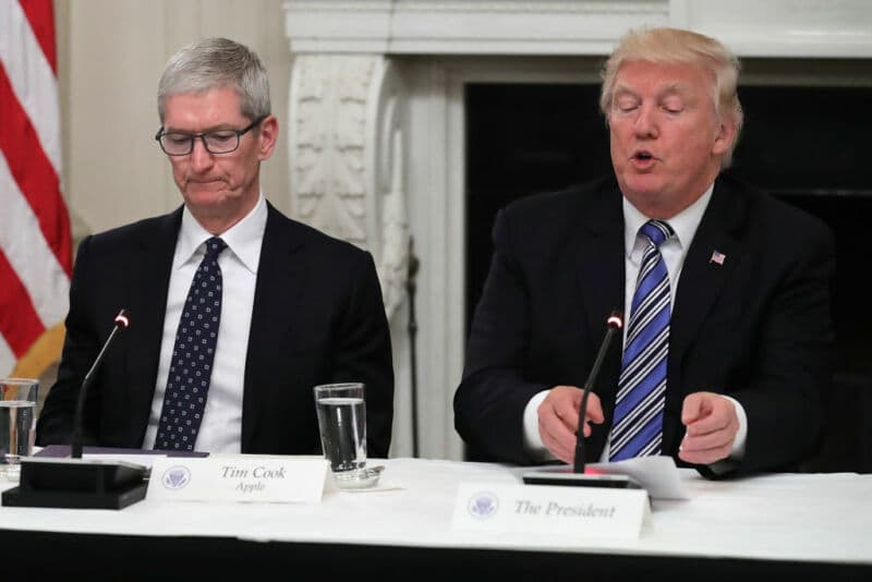 Trump minaccia Apple con una tariffa del 25% se non inizierà a produrre iPhone negli Stati Uniti