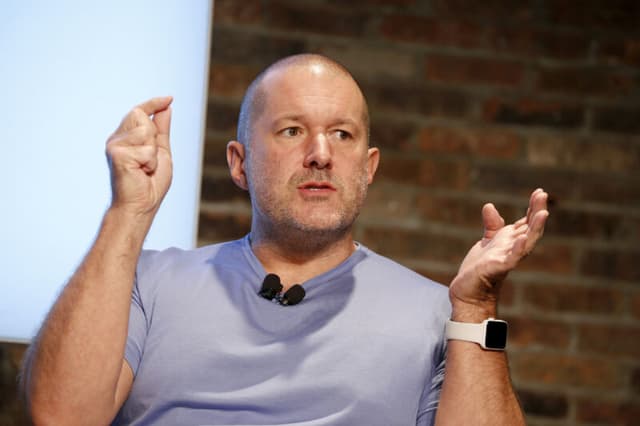 L'ex progettista di Apple Jony Ive diventerà miliardario grazie all'accordo con Open AI