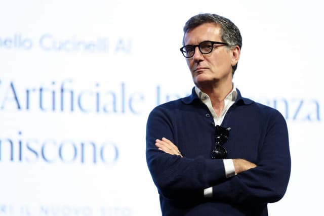 EssilorLuxottica continua a crescere nel med-tech: acquisite le cliniche del gruppo Optegra