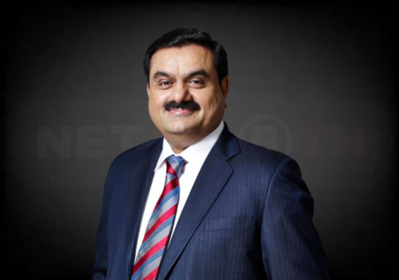 La storia di Gautam Adani, il miliardario amico del premier Modi che ha in mano l’India