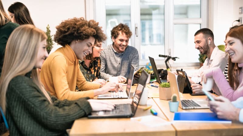 Accoglienza, meritocrazia e leadership inclusiva: le 20 aziende italiane che conquistano i giovani secondo Great Place to Work